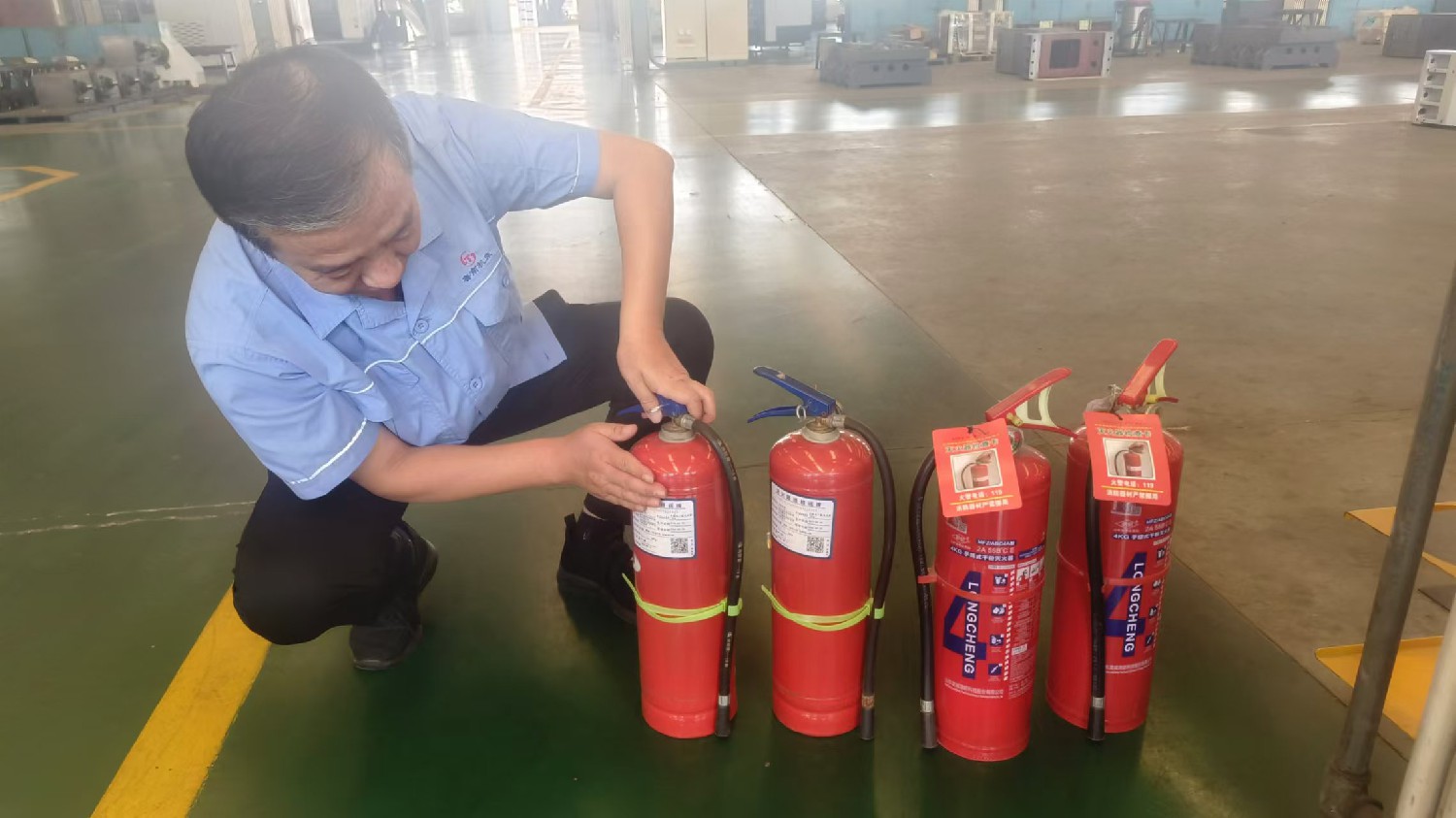 魯機(jī)公司開(kāi)展滅火器專項(xiàng)檢查活動(dòng)